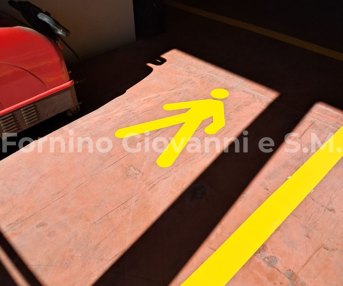 segnaletica orizzontale aziendale imbianchino fornino firenze